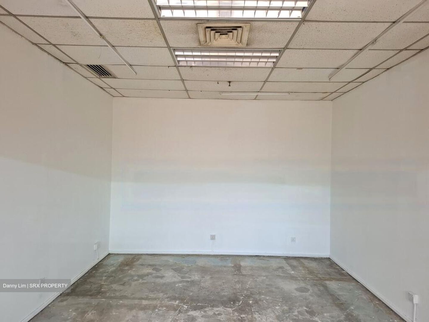 Lucky Plaza (D9), Shop House #607902421